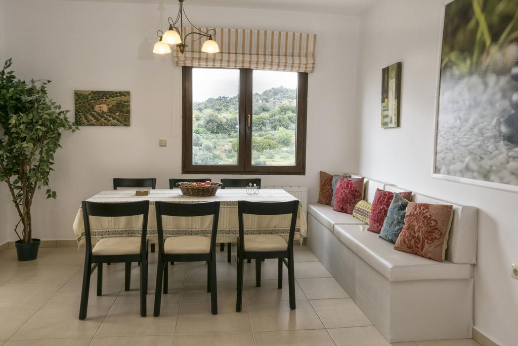 Villa Laga With Pool, 300M To Taverns, Childrens Area, Bbq! Kirianna Екстер'єр фото