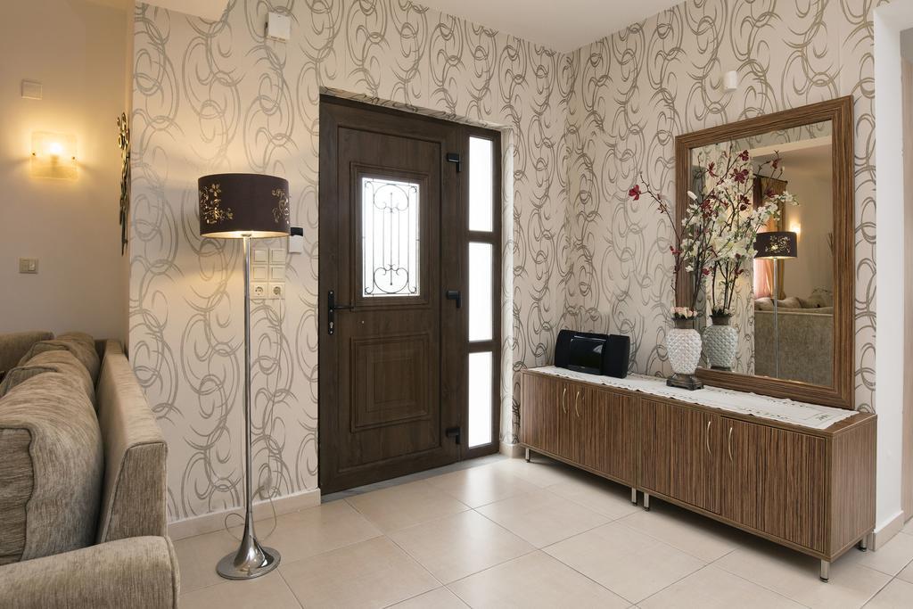 Villa Laga With Pool, 300M To Taverns, Childrens Area, Bbq! Kirianna Екстер'єр фото