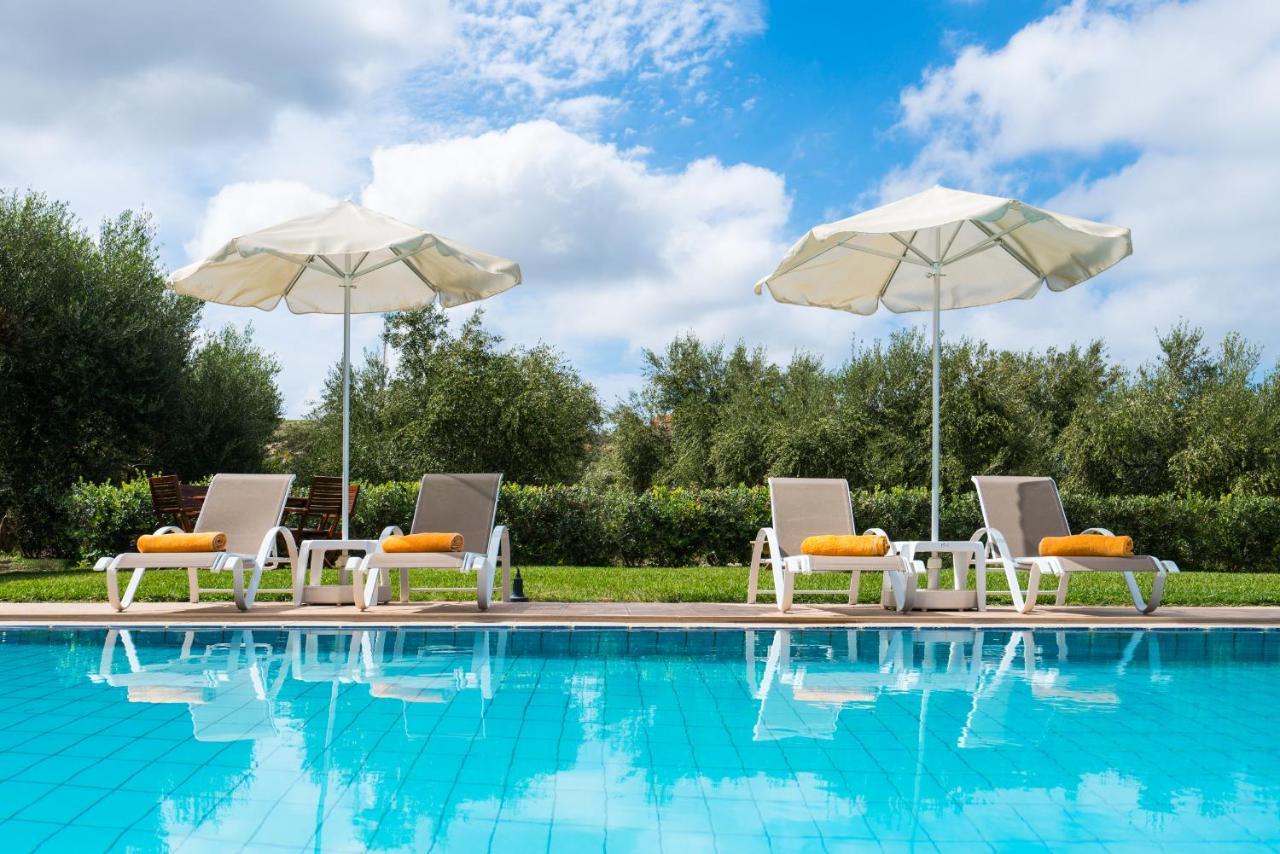 Villa Laga With Pool, 300M To Taverns, Childrens Area, Bbq! Kirianna Екстер'єр фото