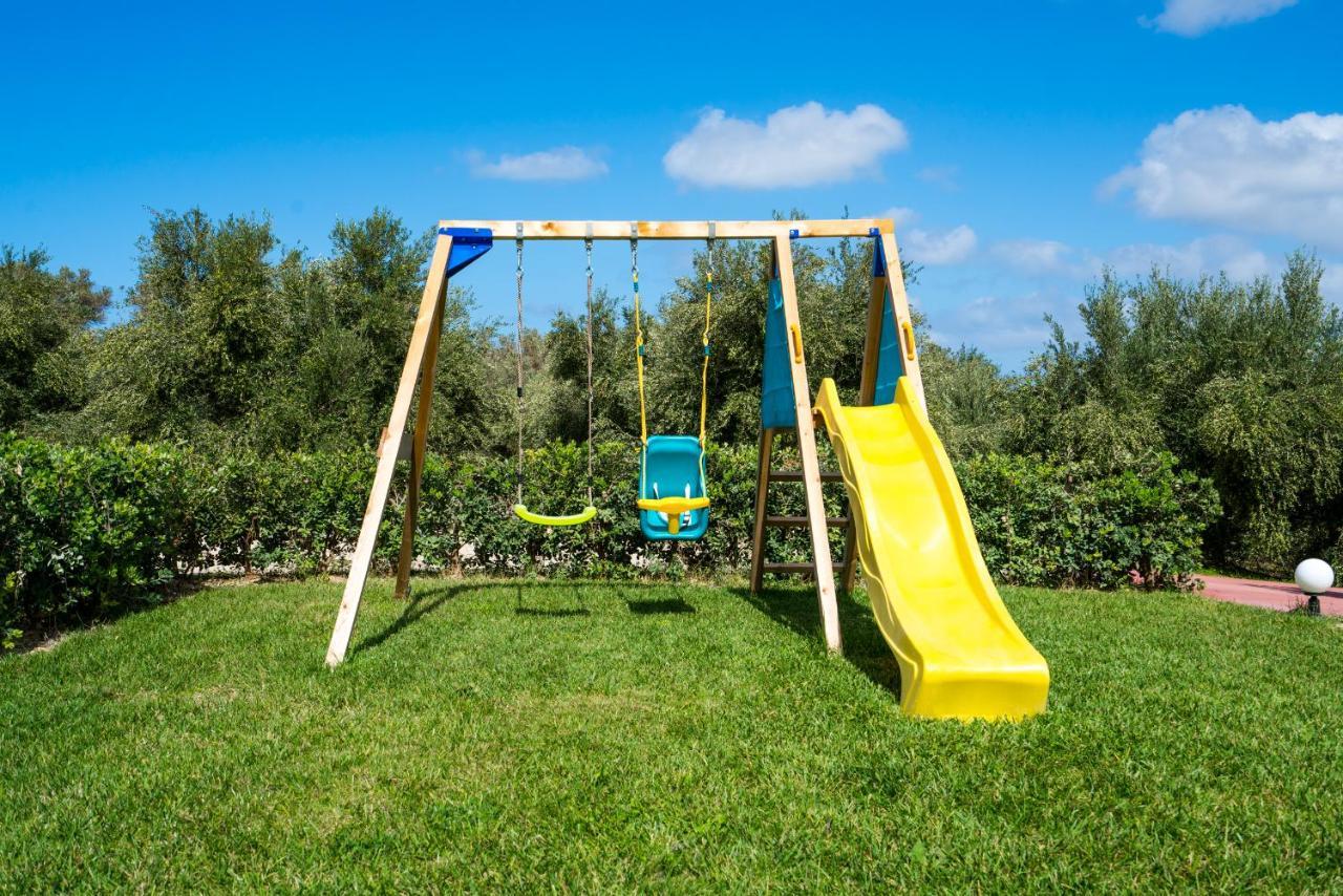 Villa Laga With Pool, 300M To Taverns, Childrens Area, Bbq! Kirianna Екстер'єр фото